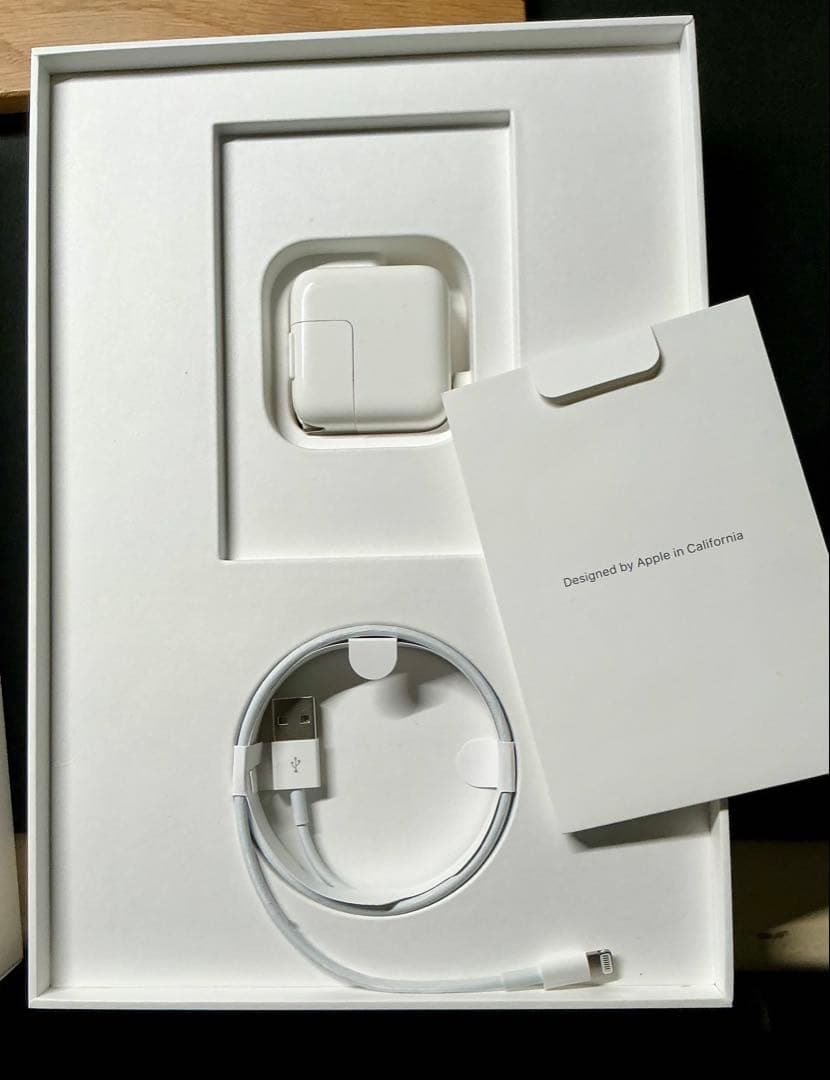 iPad 第7世代 128GB Wi-Fi（箱あり）おまけつき