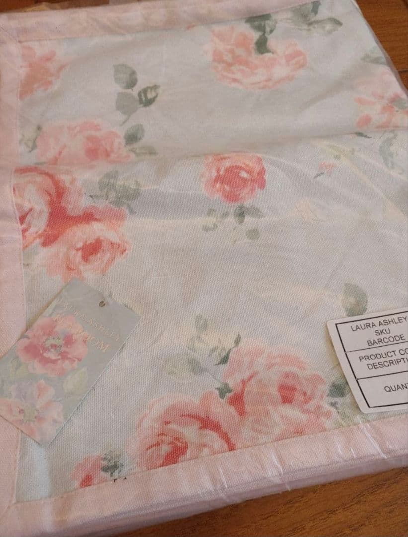 ローラアシュレイ テーブルランナー