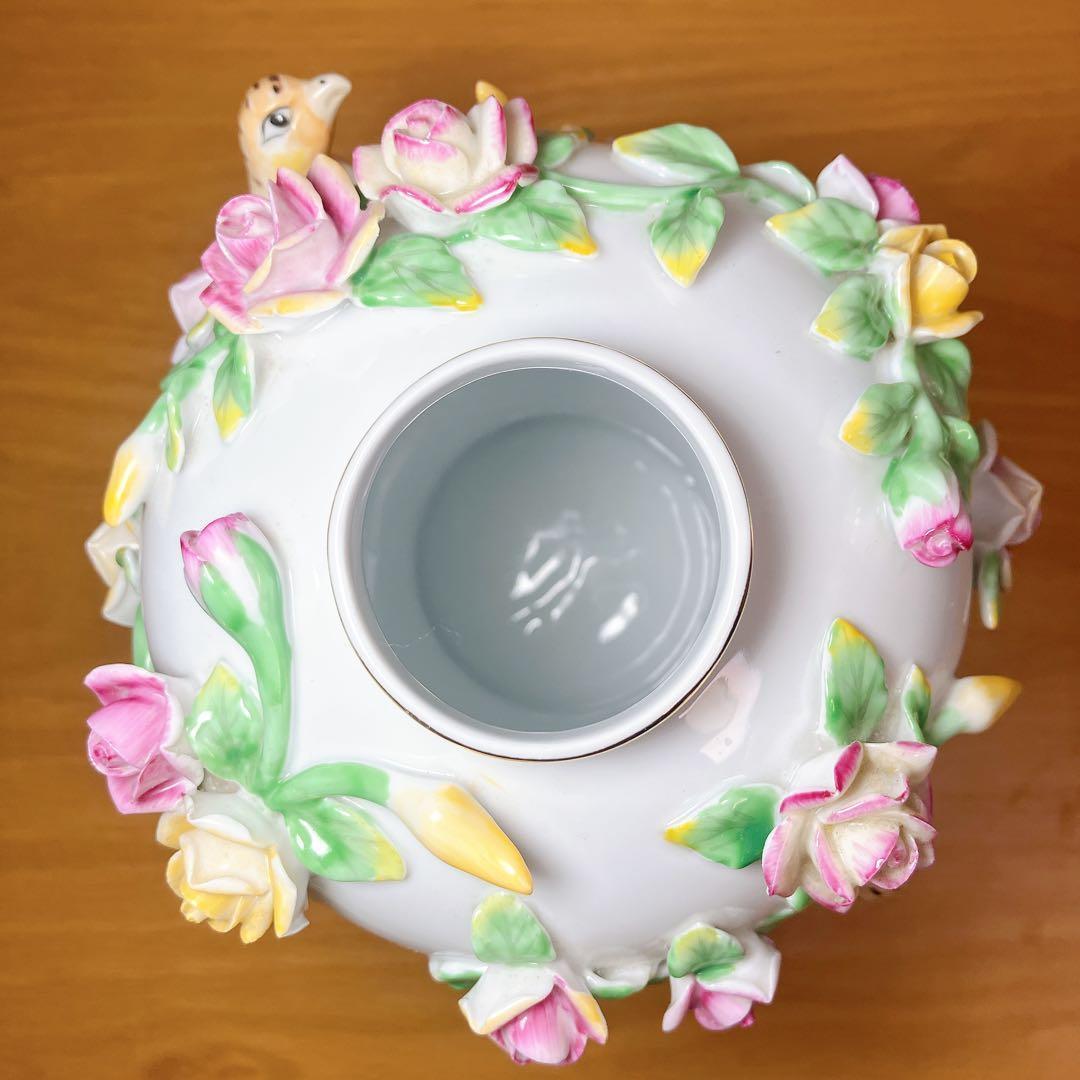 陶磁器 花瓶 鳥 フラワーモチーフ 立体装飾 金彩 アンティーク調