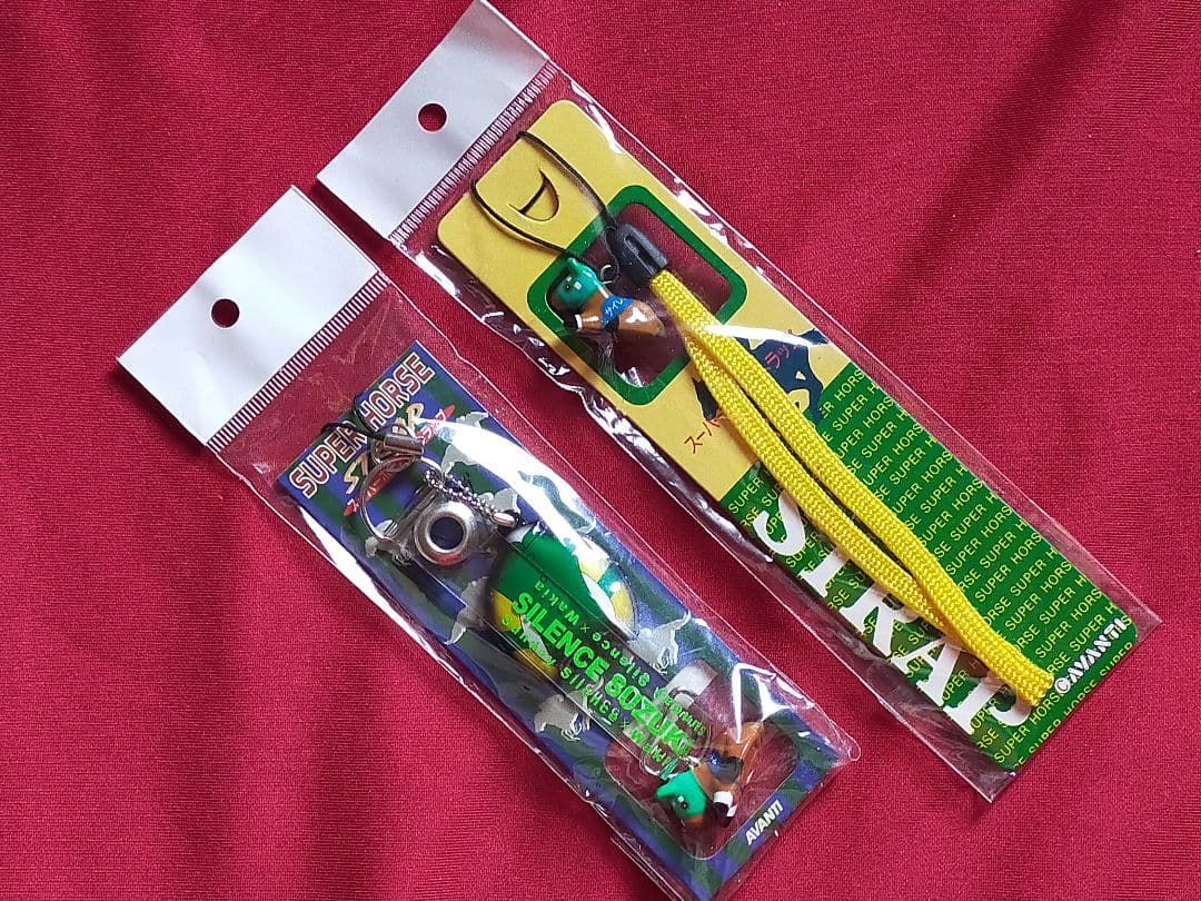 ◆　競馬　JRA　◆　サイレンススズカ　◆　フィギュア　ストラップ　扇子　◆