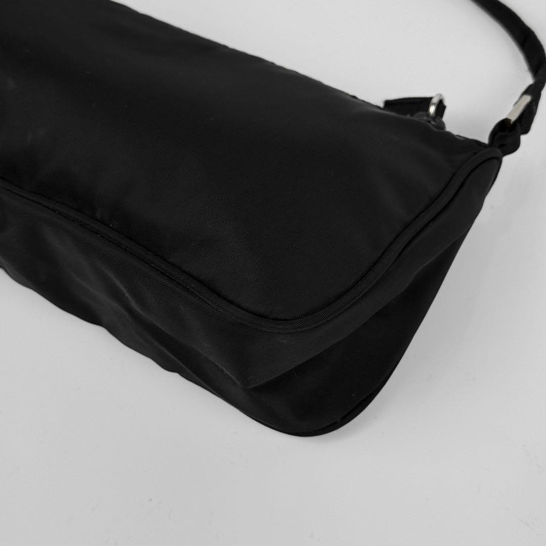 【美品】PRADA プラダ アクセサリーポーチ ハンドバッグ 肩掛け 黒 白タグ