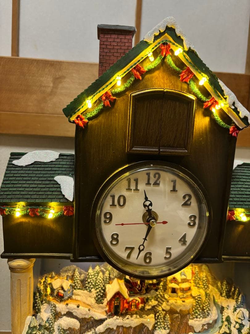 クリスマス装飾カッコウ時計、クリスマスビレッジシーン、LEDライト、音楽、