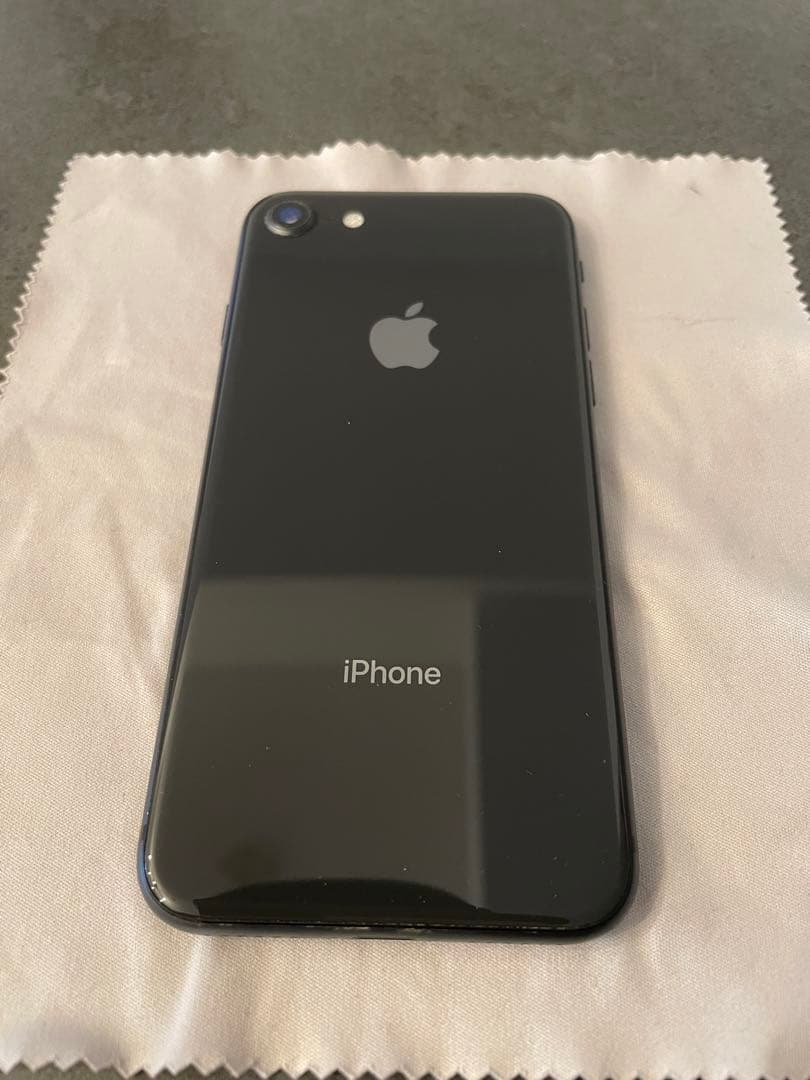 【美品】iPhone 8 64GB 【ケース付き】