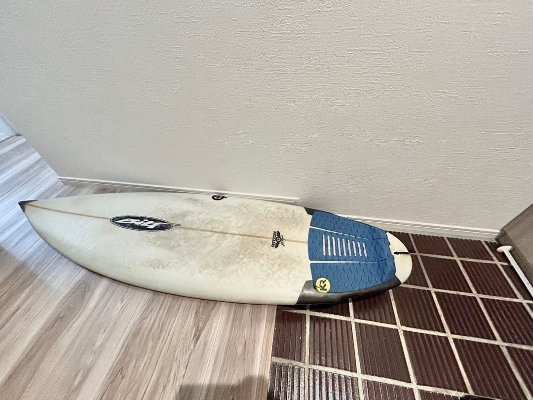 【たく】Bilt 5.5 26.4Lサーフボード　5'5