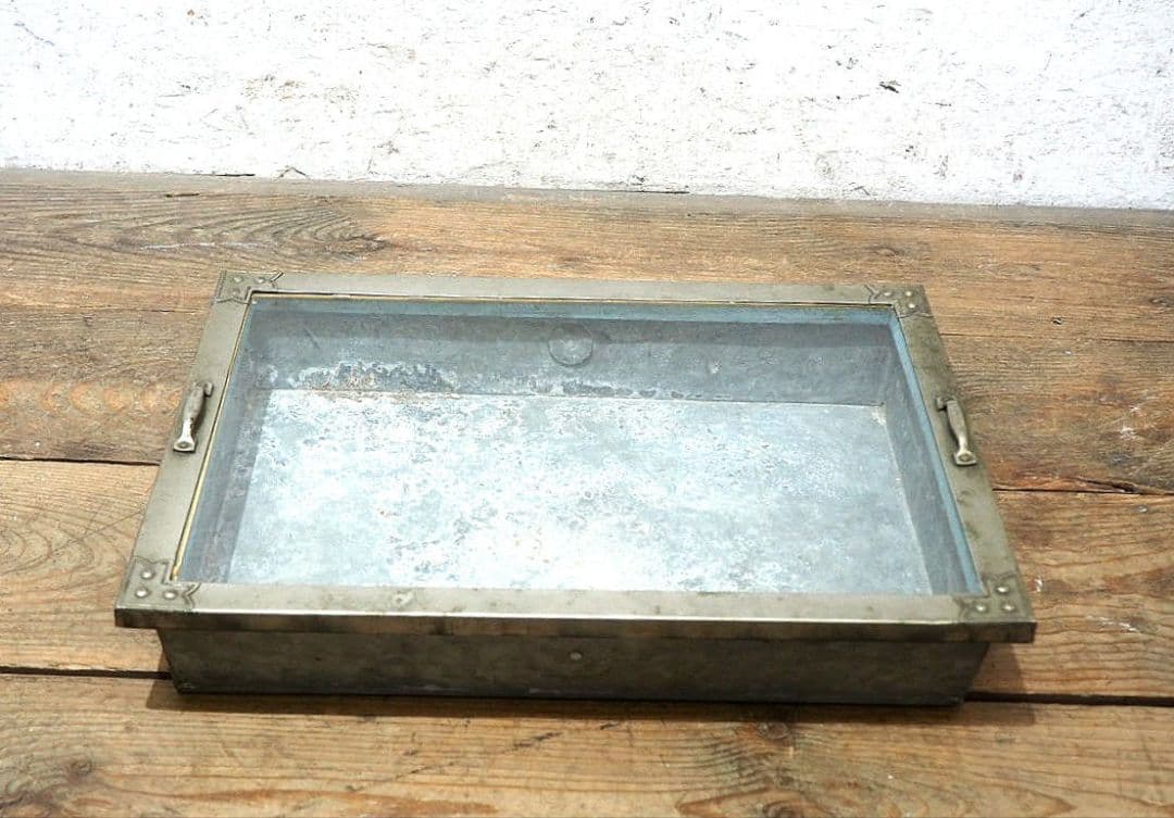 1366 昭和レトロなブリキのガラスケース　飾り棚　駄菓子屋　陳列棚　ビンテージ