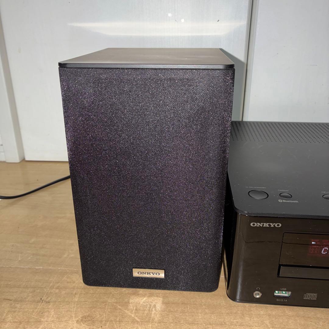 ONKYO CR-U1X CDミニコンポ　コンポ　スピーカー　オンキョー