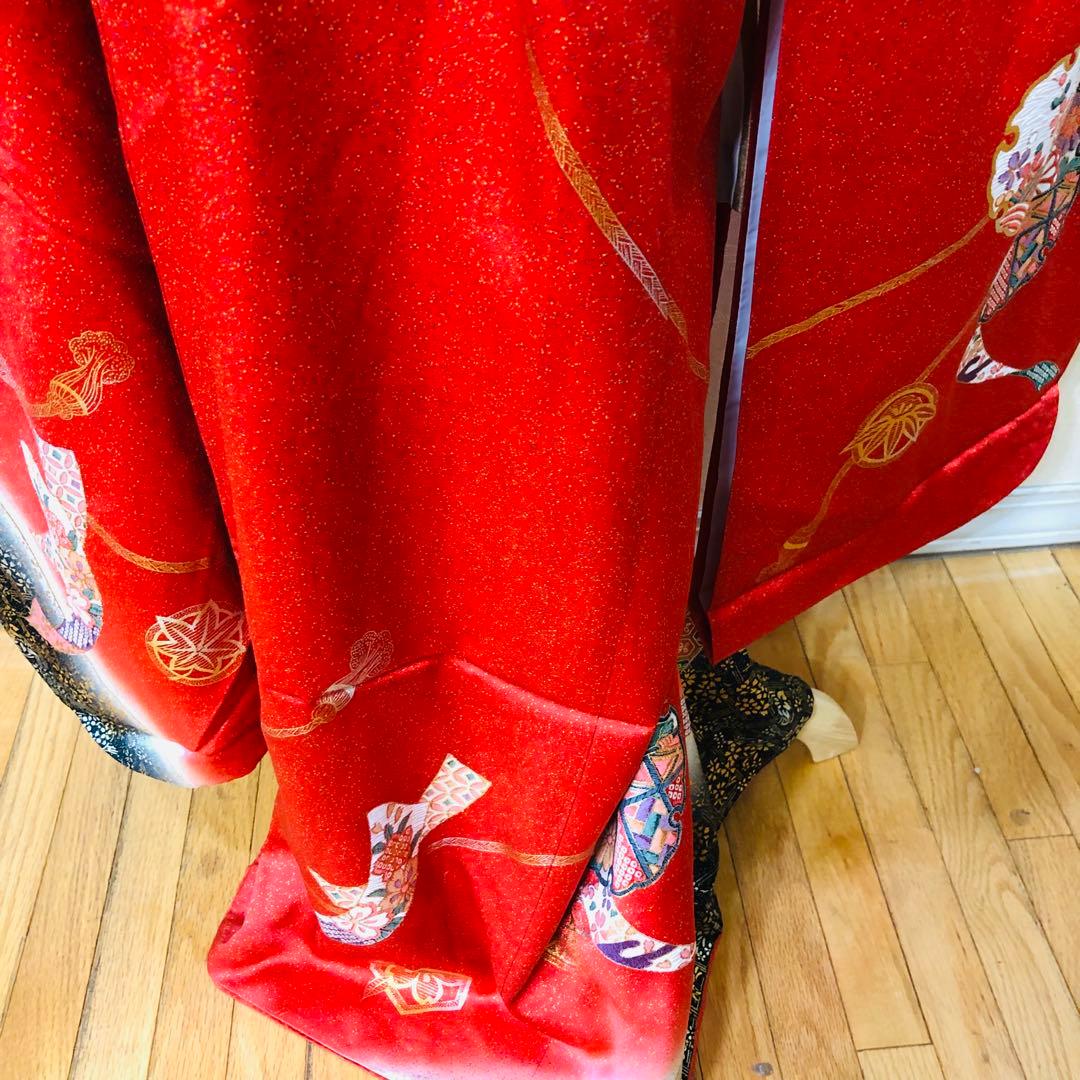 七五三七歳‼️豪華正絹レッド×BLACKラメ煌びやか花々刺繍金彩金箔完全フルセット