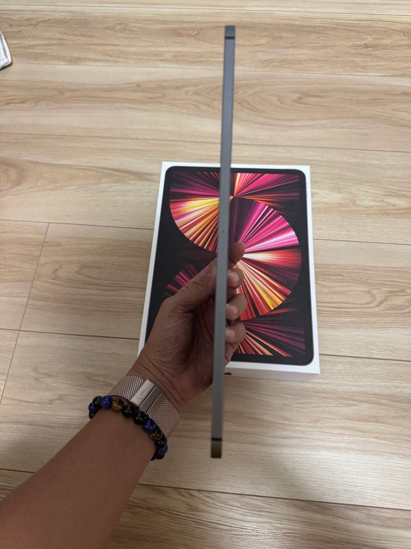 極美品　Apple iPad 11インチ スペースグレー