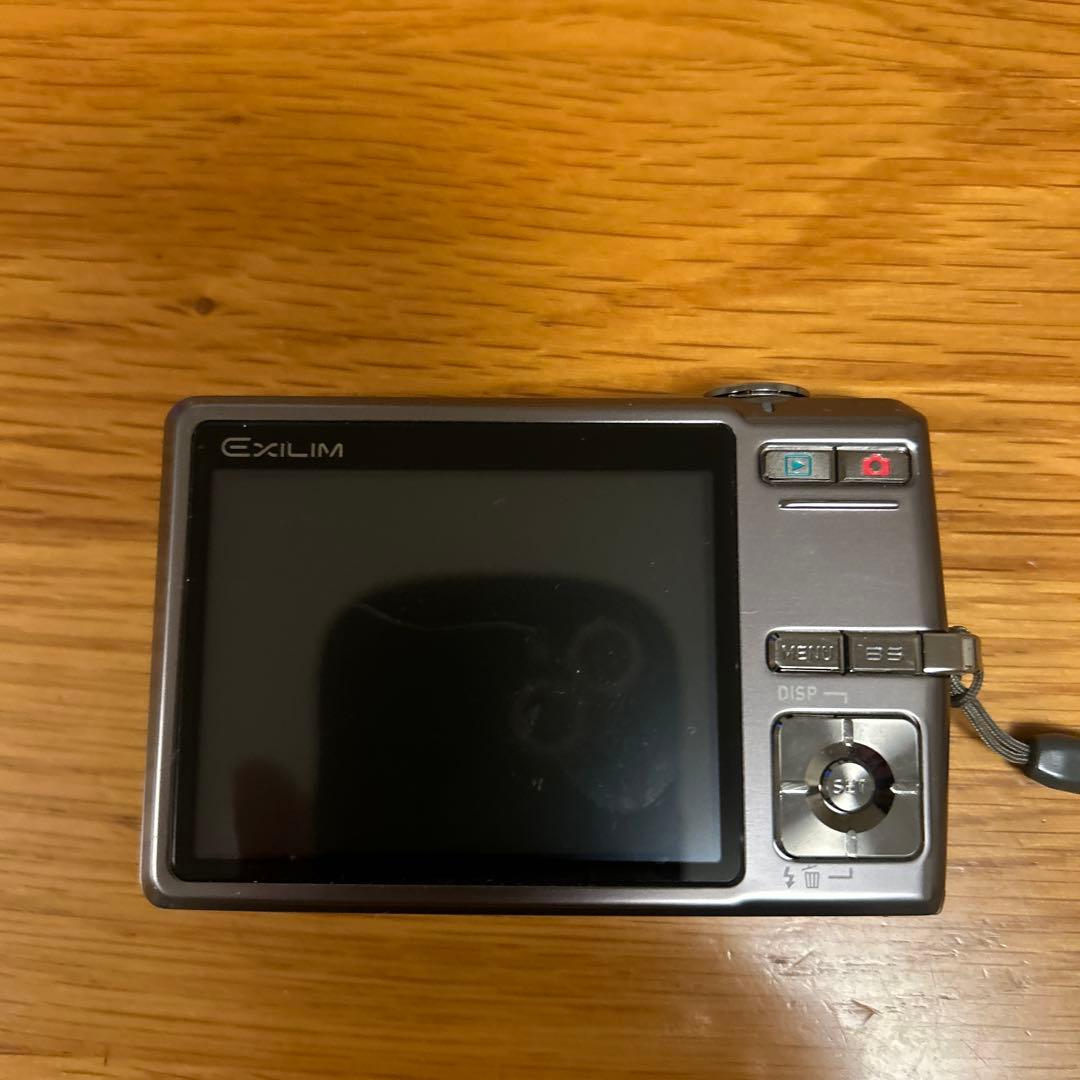 CASIO EXILIM 7.2メガピクセル コンパクトデジタルカメラ