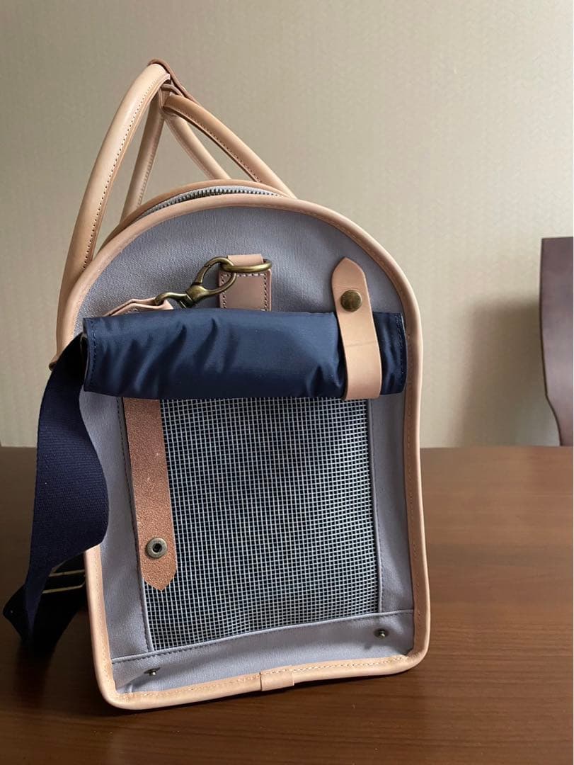 ペット用キャリーバッグ グレー　Seee 革