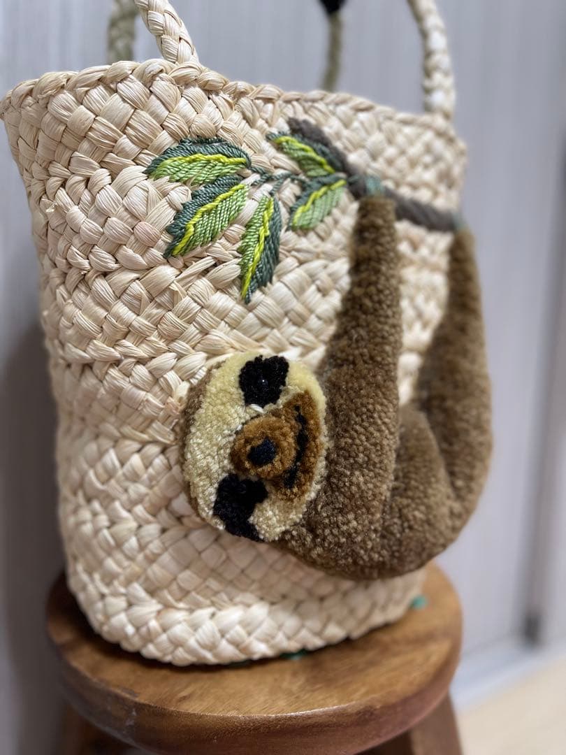 イアパピヨネ かごバッグ ナマケモノ