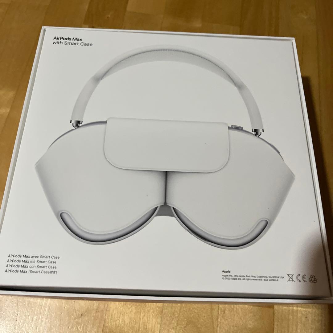 なな　AirPods Max