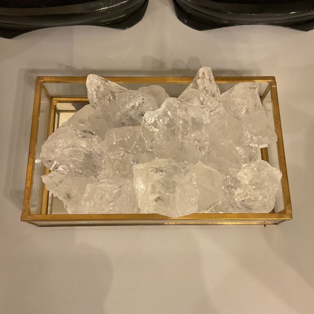 ラスト1点！ マダガスカル産　かち割り水晶　ガラスと真鍮のトレーセット