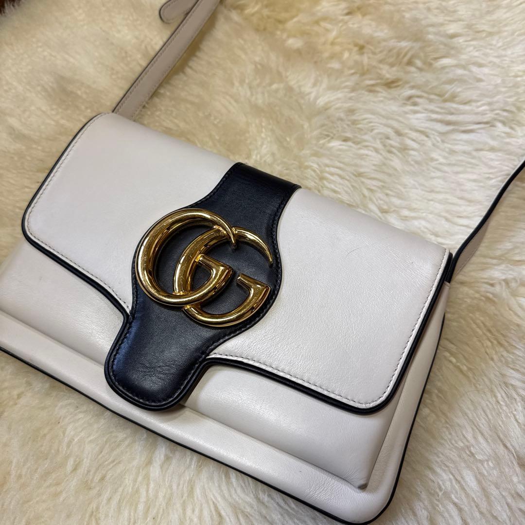 GUCCI GGロゴ ショルダーバッグ ホワイト/ブラック