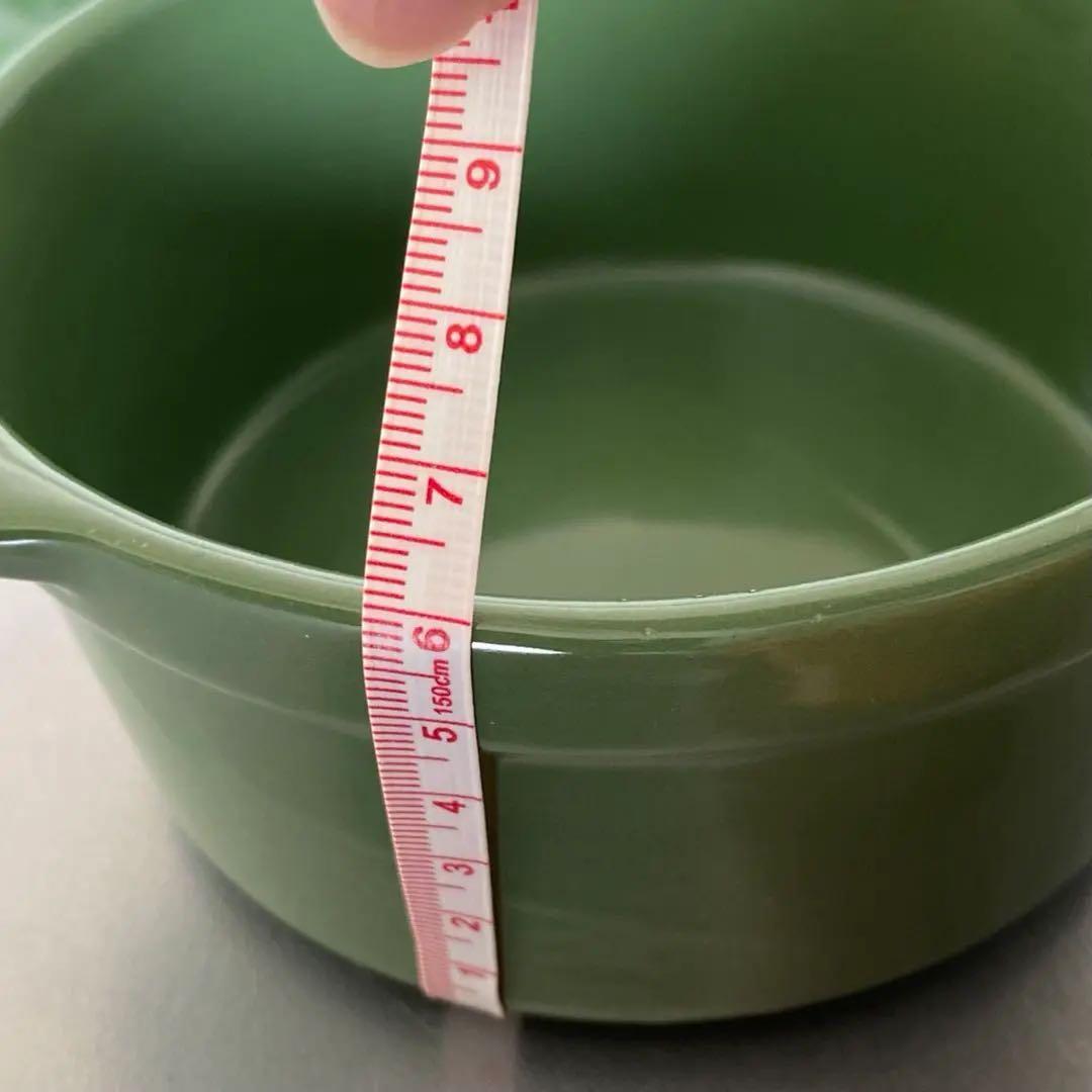 蓋付きの陶器　2種