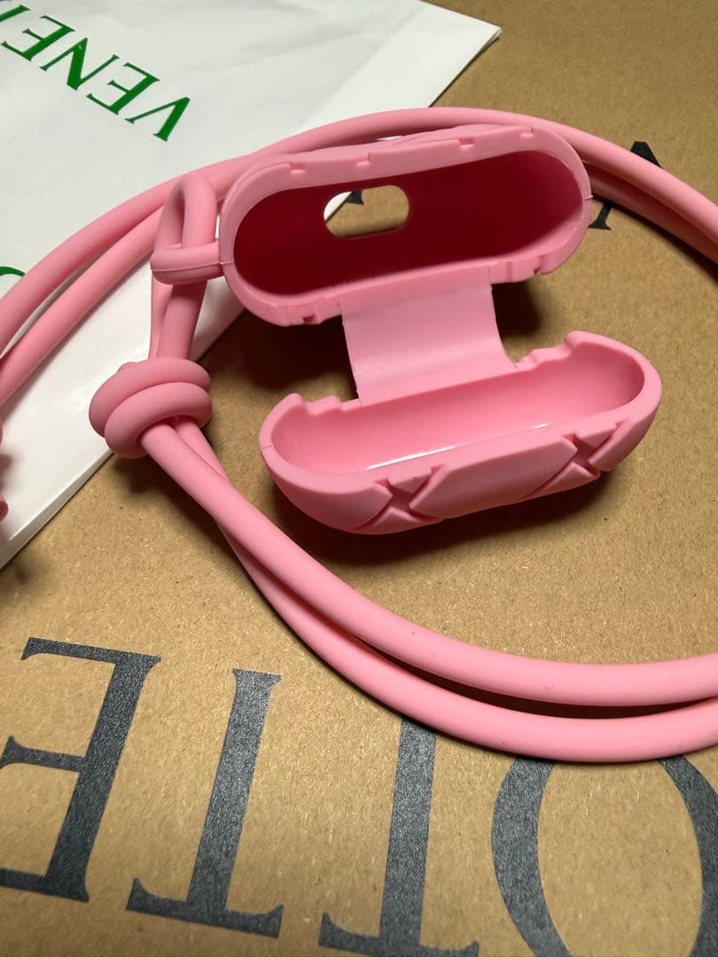 BOTTEGA VENETA ボッテガヴェネタAirPodsケース　ピンク