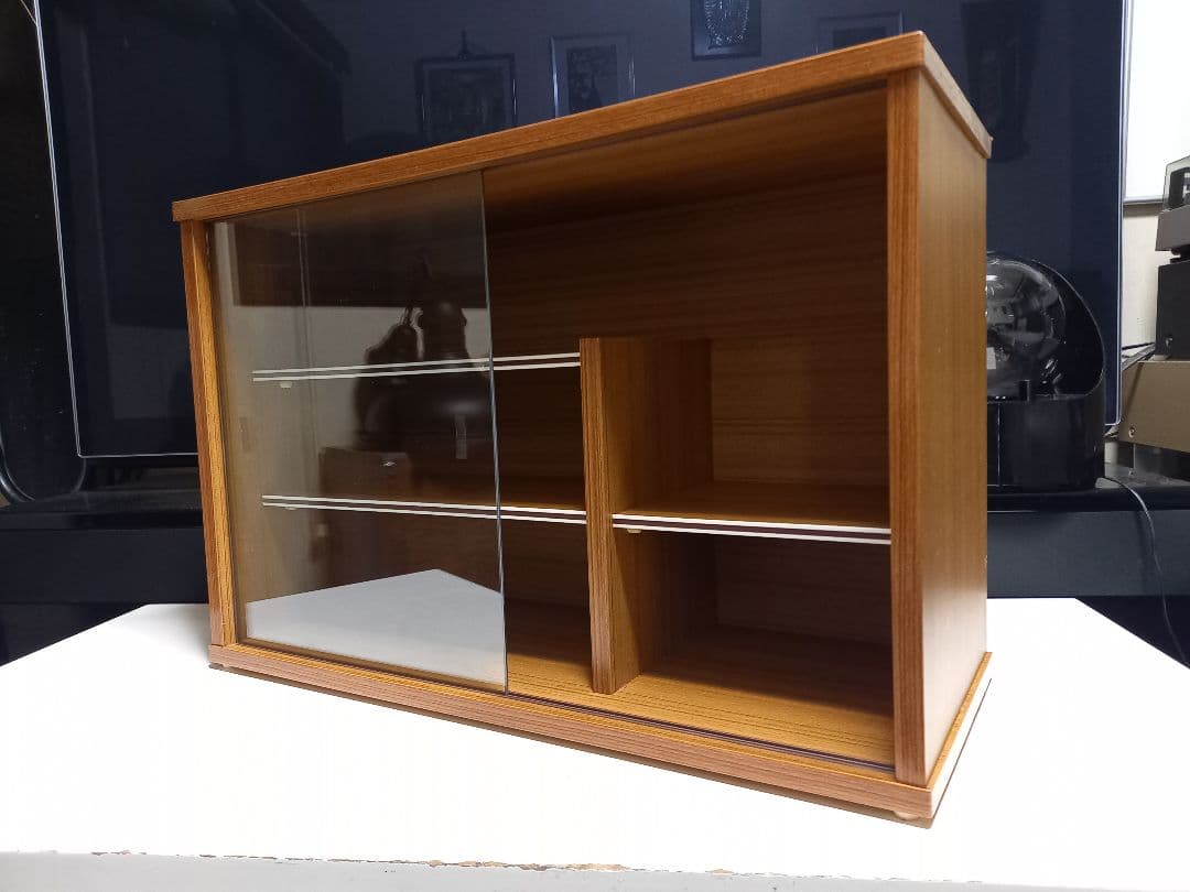 1970's ミッドセンチュリーモダン　ウッドショーケース　木製　ウォールラック