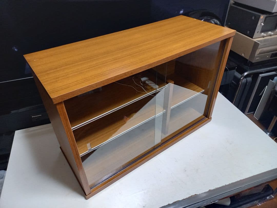 1970's ミッドセンチュリーモダン　ウッドショーケース　木製　ウォールラック