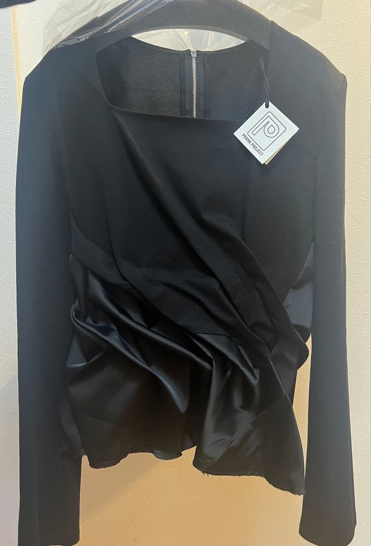 【新品未使用】PRANK PROJECT Twist Hem Top