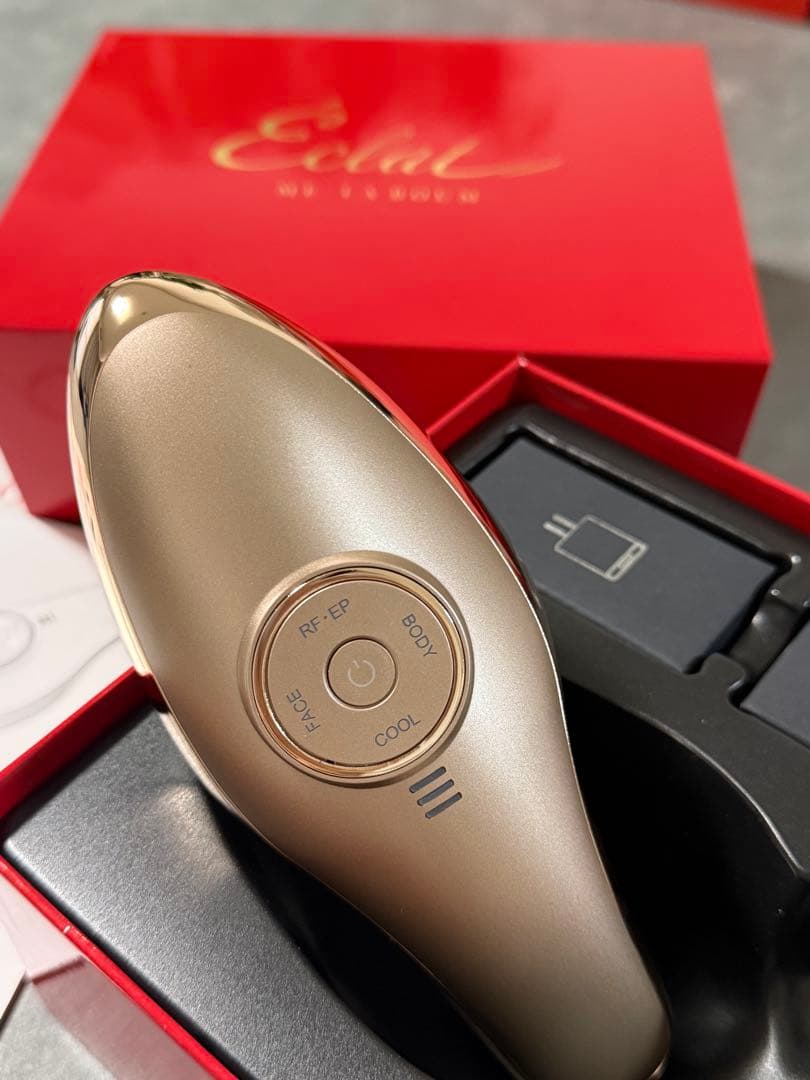 ME LA BOUM エムイーラボン Eclat 美顔器 IKKOプロデュース