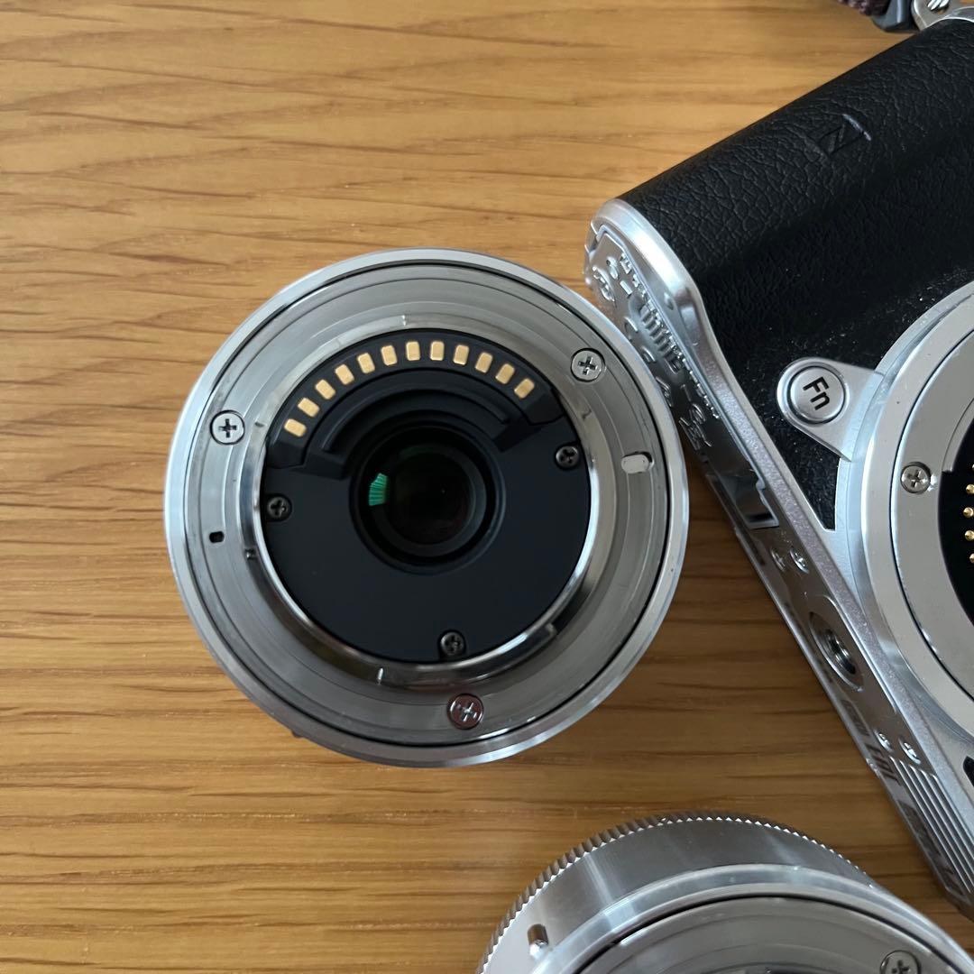 Nikon J5 ダブルレンズキット　純正カバー付