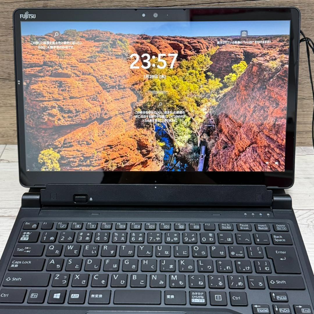 富士通 ARROWS Tab Q738 Core i5 8世代 128GB 軽量