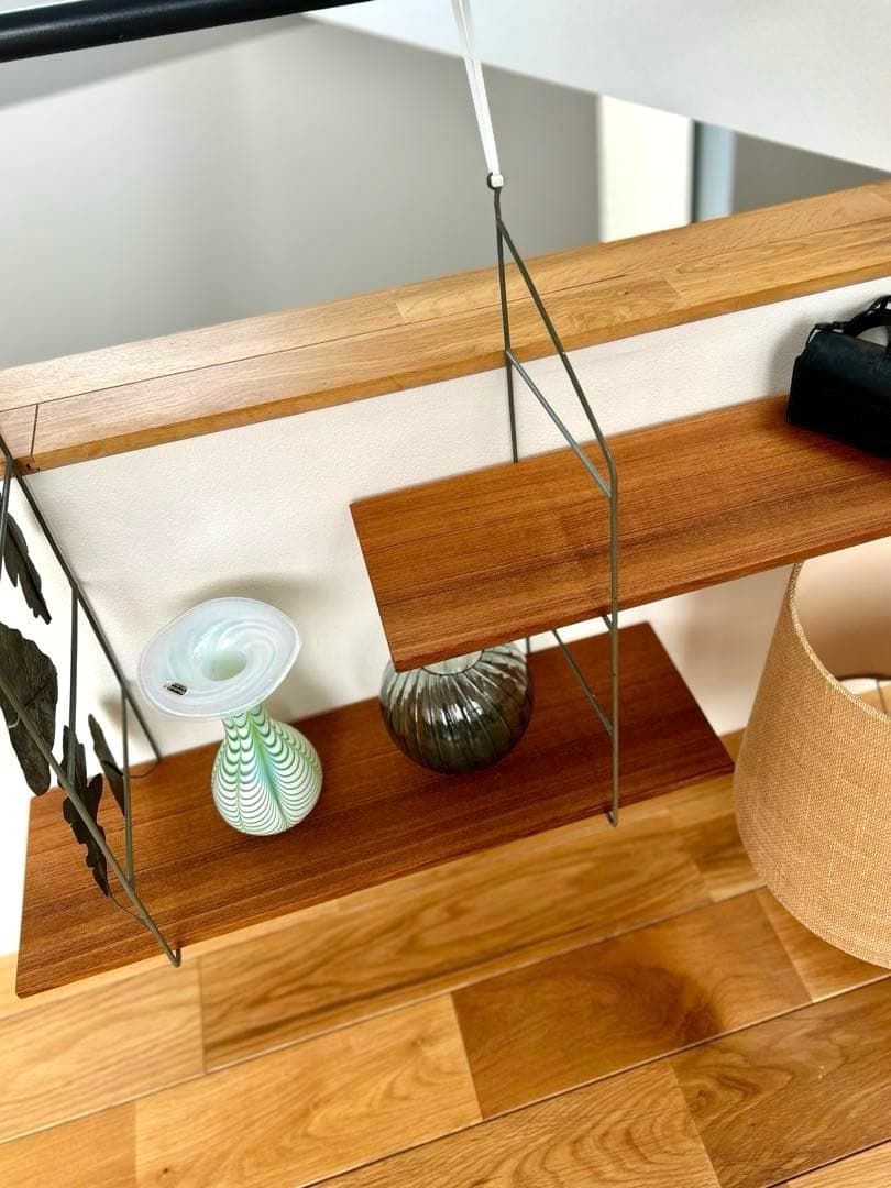 独60年代　ヴィンテージ・アイアンシェルフ　真鍮の葉っぱモチーフとチーク材の棚板