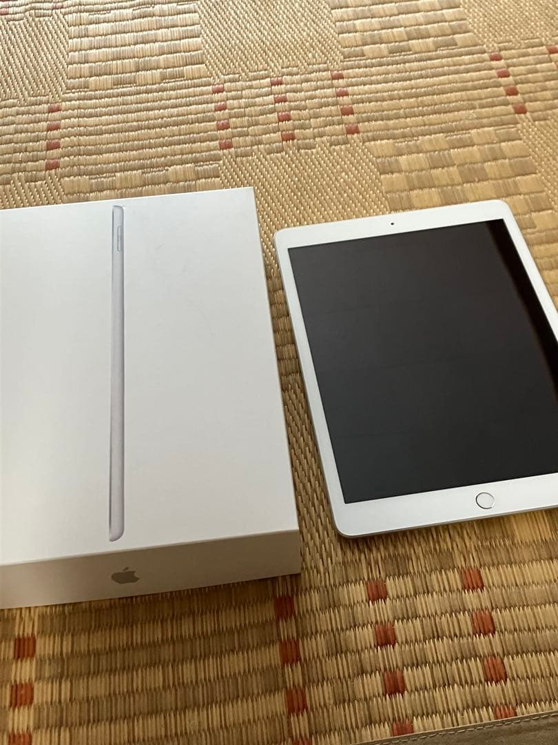 【美品】Apple iPad 第7世代　32GB