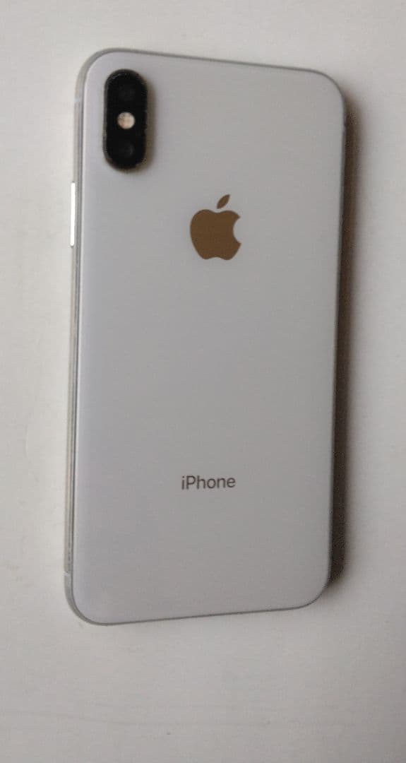 Apple iPhone Xs ホワイト ミッキーマウスケース付き