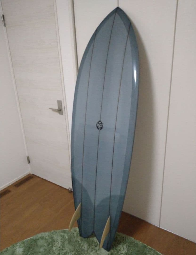 Josh Hall　ジョシュホール　サーフボード　フィッシュ　ツインフィン