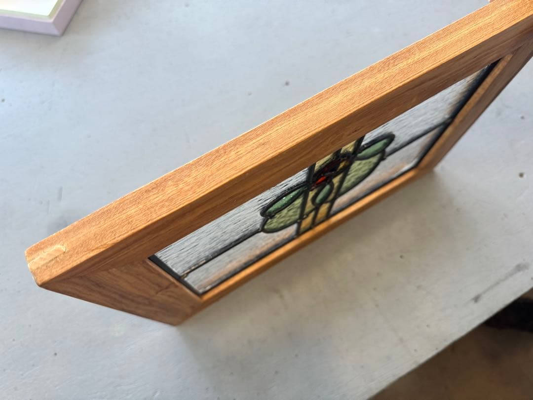 ステンドグラス ビクトリアン調花デザイン 栗木枠　アンティーク　プレゼント