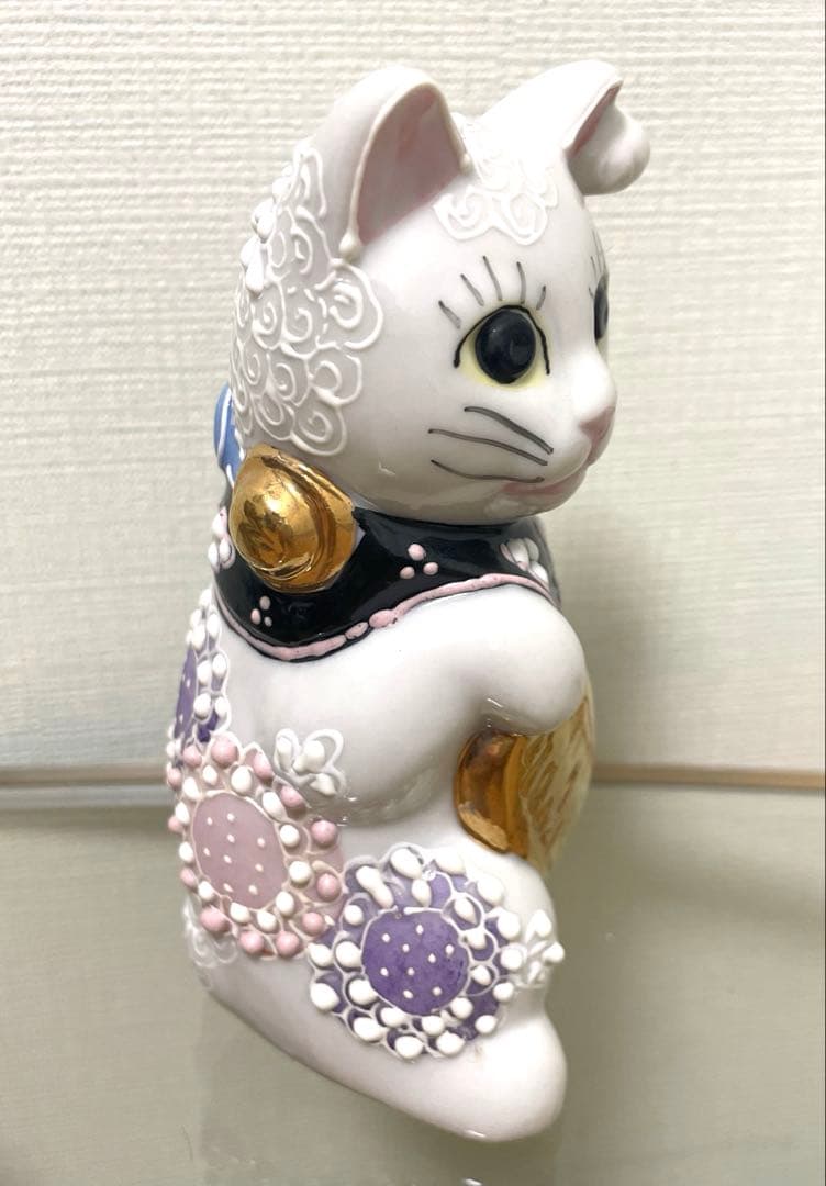 新品未使用✨招き猫 九谷焼き 友山窯 陶器製 置物 左手金運 花むらさき 箱付き