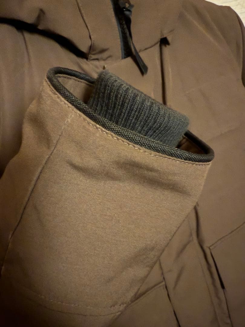 カナダグース  メイトランド ブラックレーベル希少ブラウン