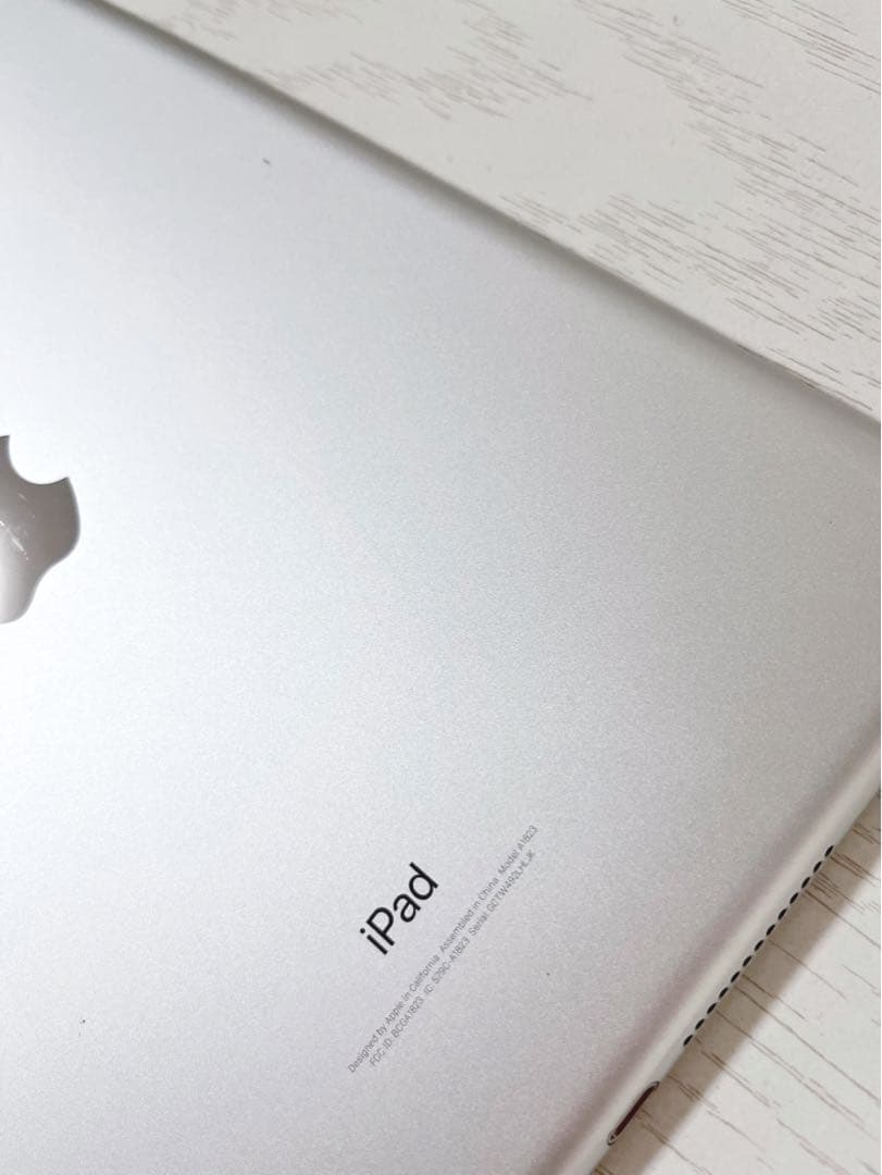Apple iPad シルバー 第5世代 32GB