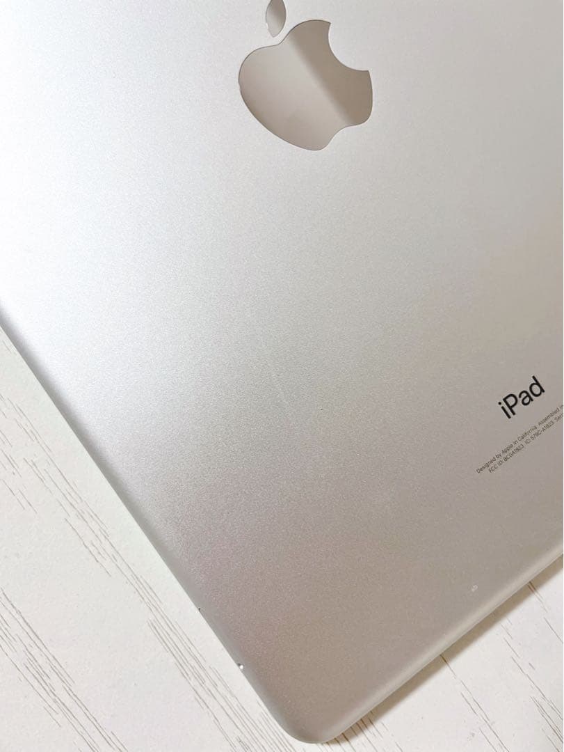 Apple iPad シルバー 第5世代 32GB
