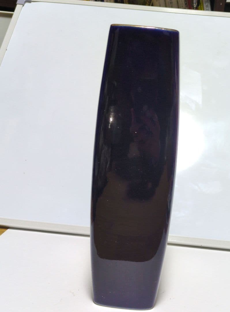 中国製 花瓶 高さ28cm 四角 紺地 孔雀 花柄 金彩 大型 花器