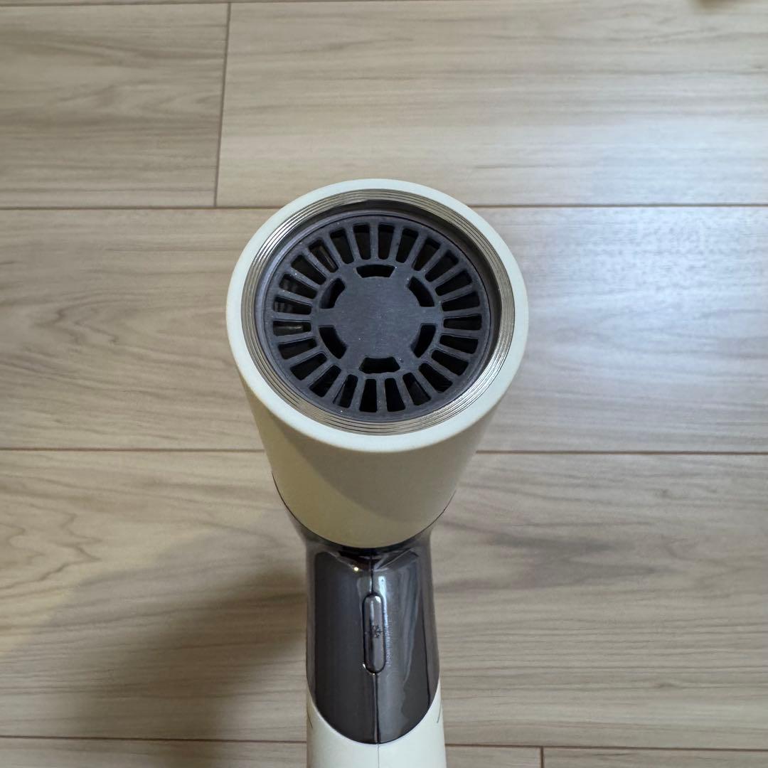 【美品】絹女 ヘアドライヤー ホワイト