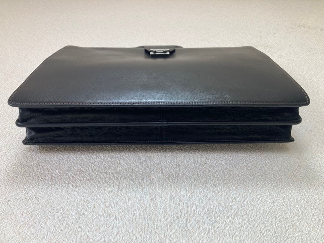 【美品】GIANNI VERSACE ダレスバッグ ビジネスバッグ 黒