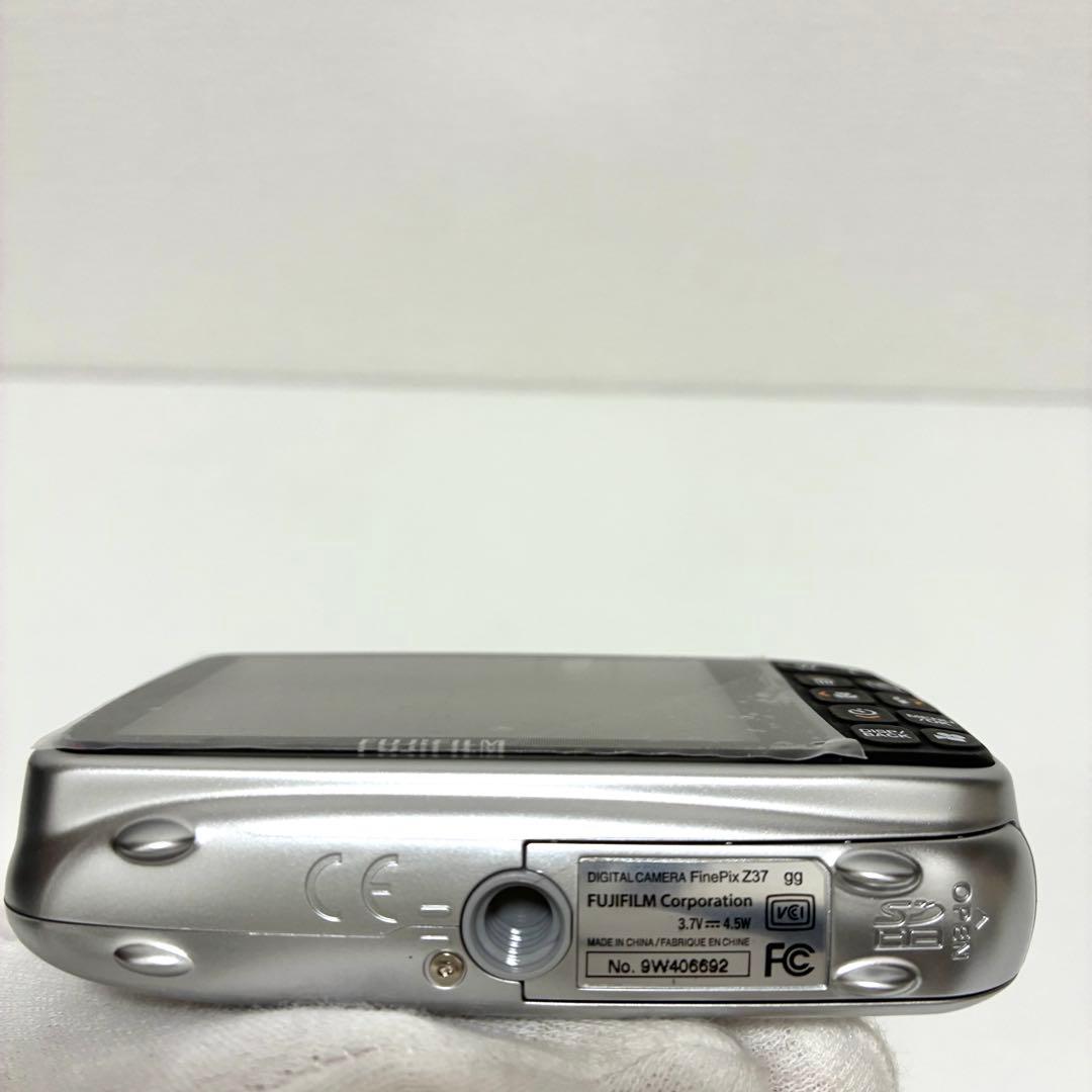【ほぼ未使用・箱あり】FUJIFILM FinePix Z37 シルバー