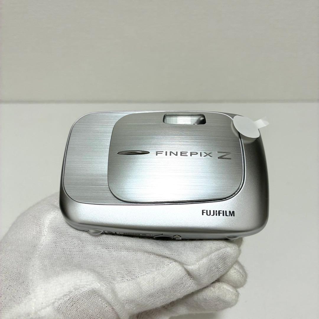 【ほぼ未使用・箱あり】FUJIFILM FinePix Z37 シルバー