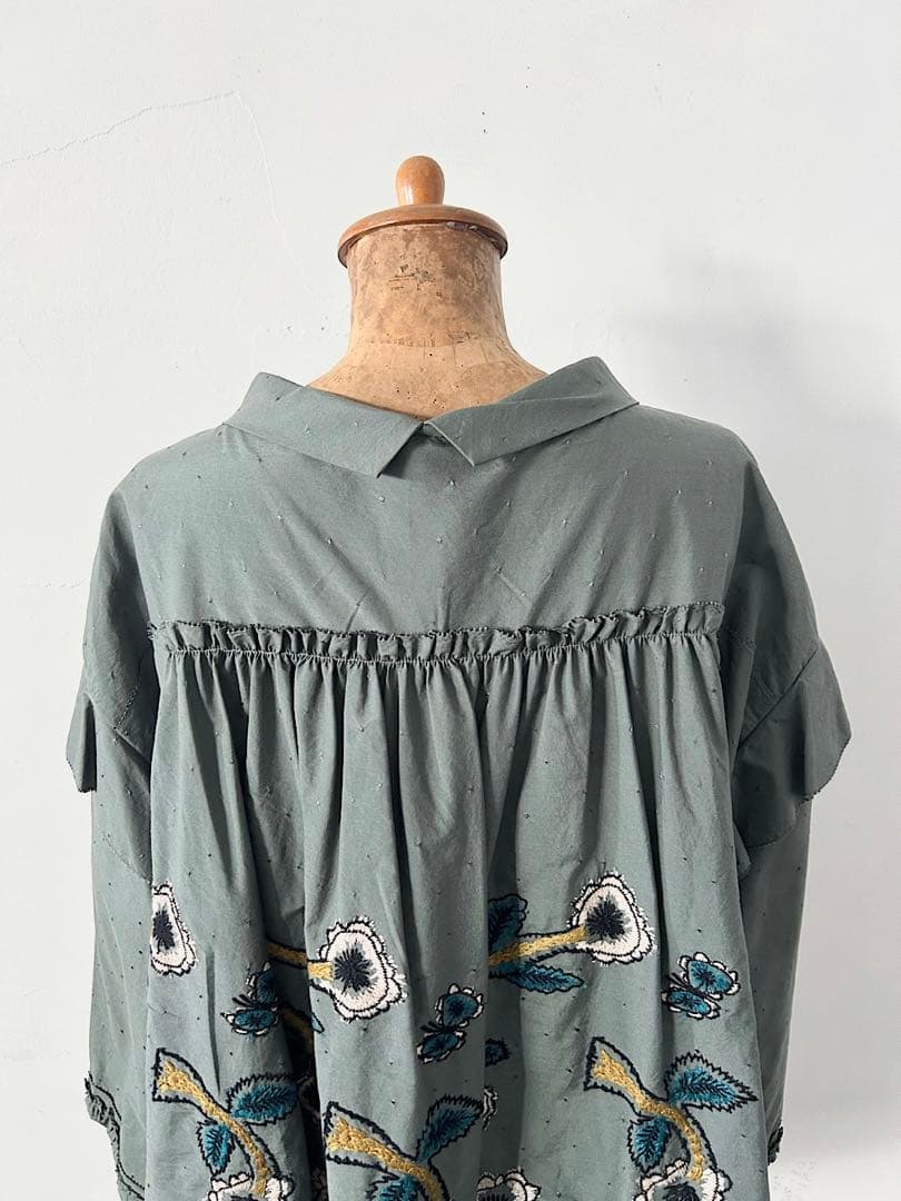 【美品】mina perhonen　yume　ロールカラー刺繍ブラウス　36