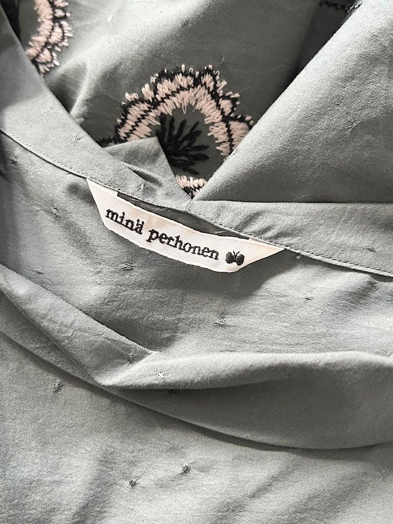 【美品】mina perhonen　yume　ロールカラー刺繍ブラウス　36