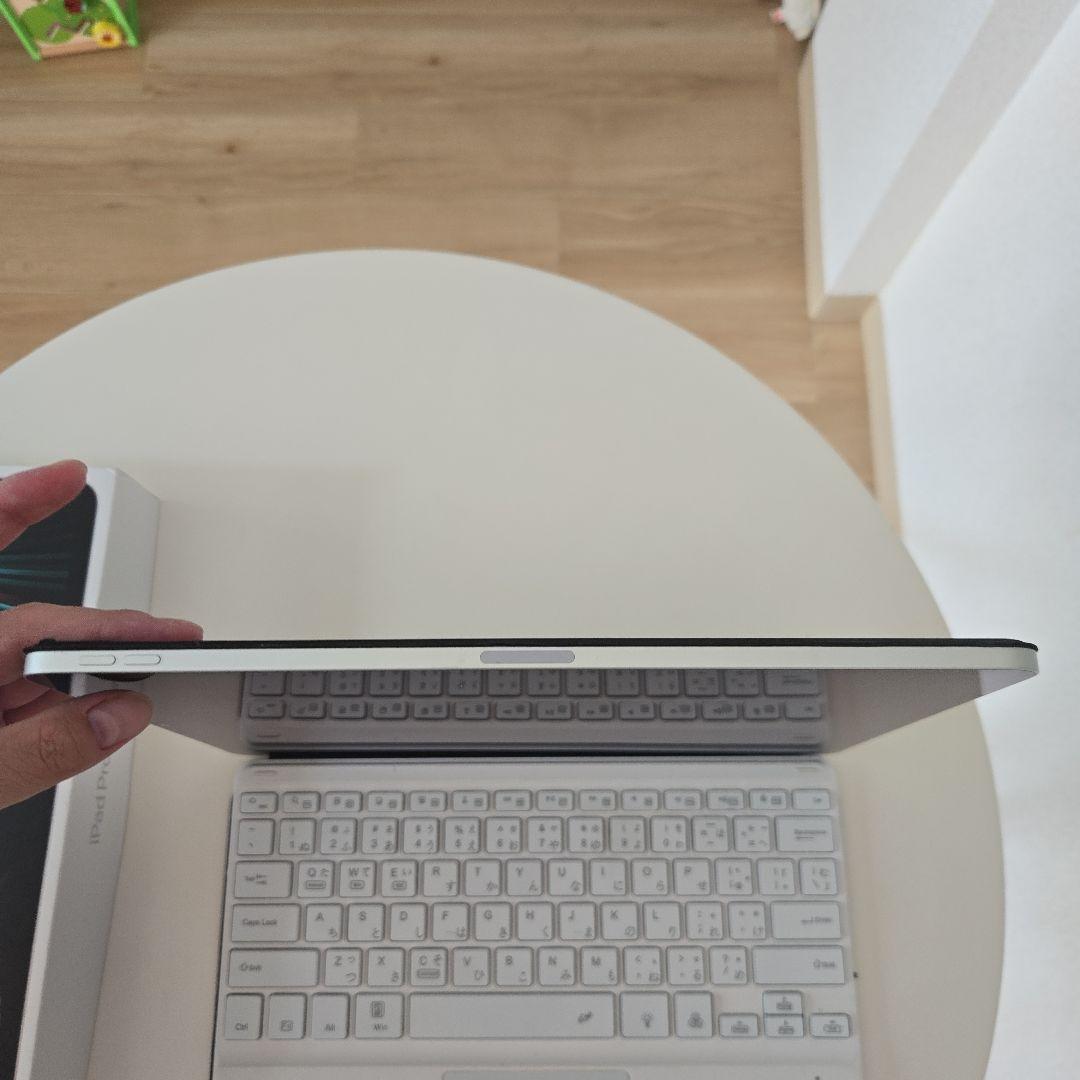 【美品】iPad Pro 12.9 第5世代 128GB+カバーキーボードファン