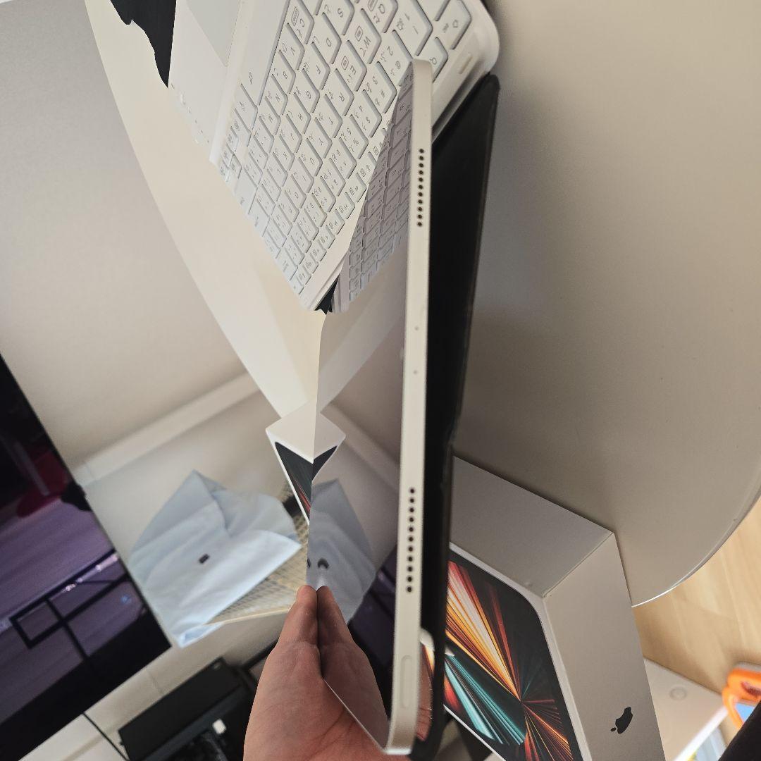 【美品】iPad Pro 12.9 第5世代 128GB+カバーキーボードファン