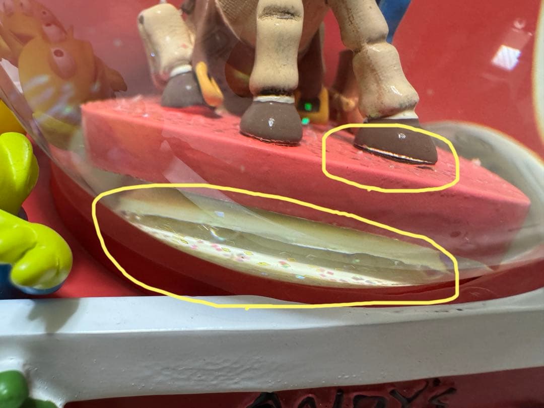 トイストーリー アンディのおもちゃ箱 ライトアップ オルゴール付 スノーグローブ