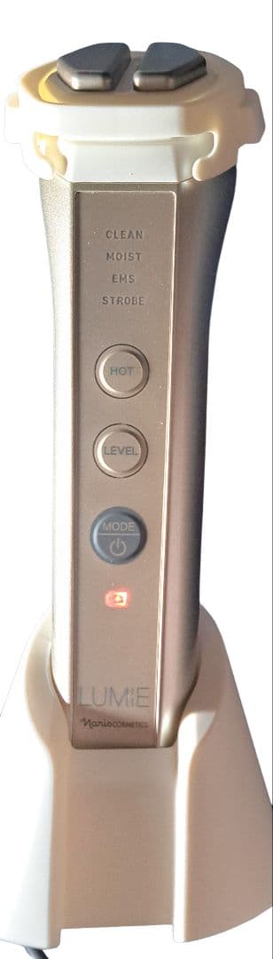 美顔器のルミエ 1100円のマスク1枚付き（ おまけ1320円のクリームチーク）