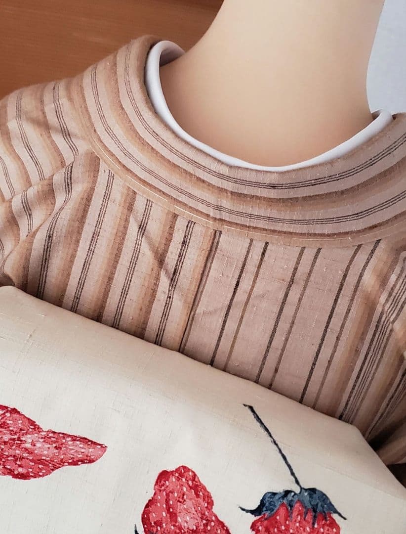 【美品＊未使用】真綿紬　縞　ベージュ　しつけ付き　正絹　スモールサイズ　特価☆