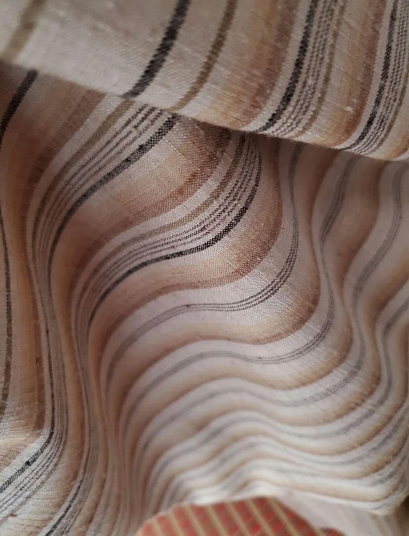 【美品＊未使用】真綿紬　縞　ベージュ　しつけ付き　正絹　スモールサイズ　特価☆