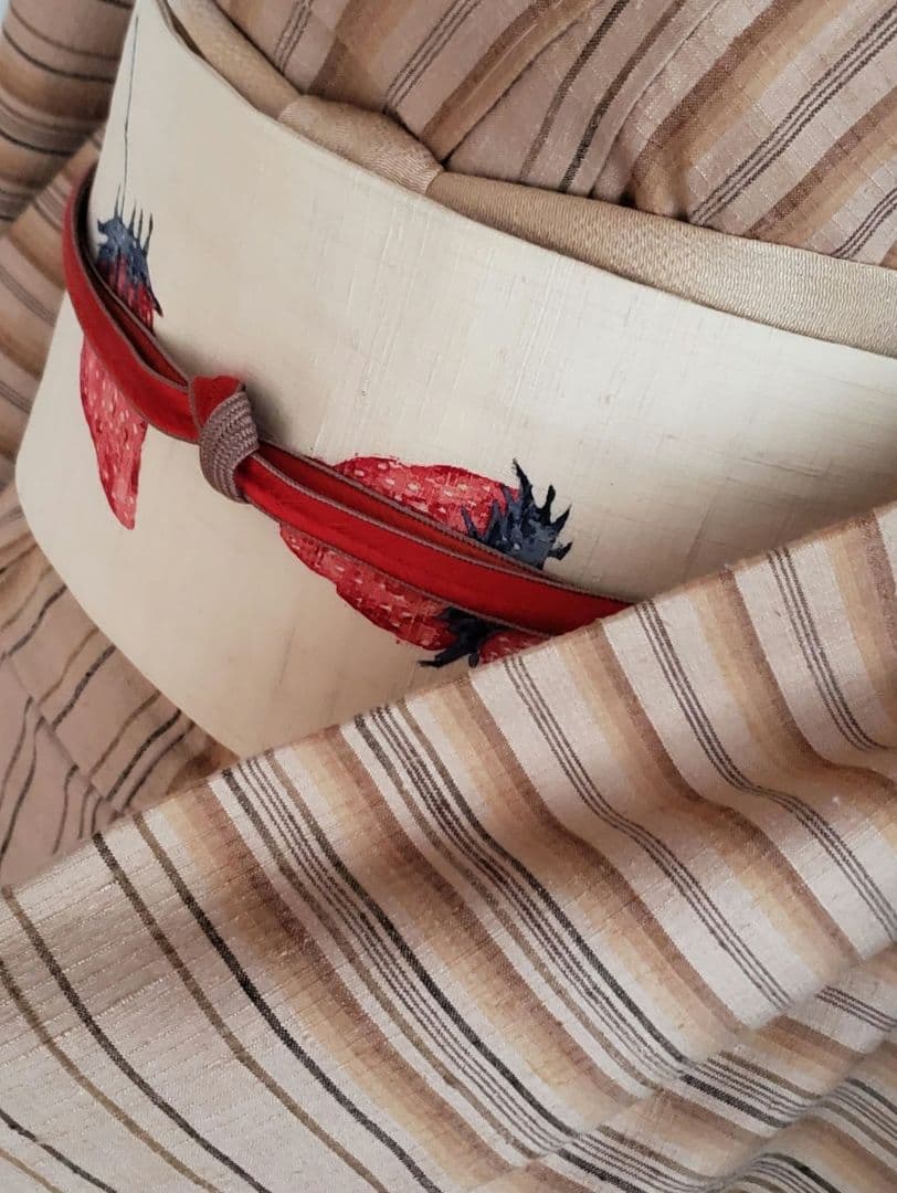 【美品＊未使用】真綿紬　縞　ベージュ　しつけ付き　正絹　スモールサイズ　特価☆