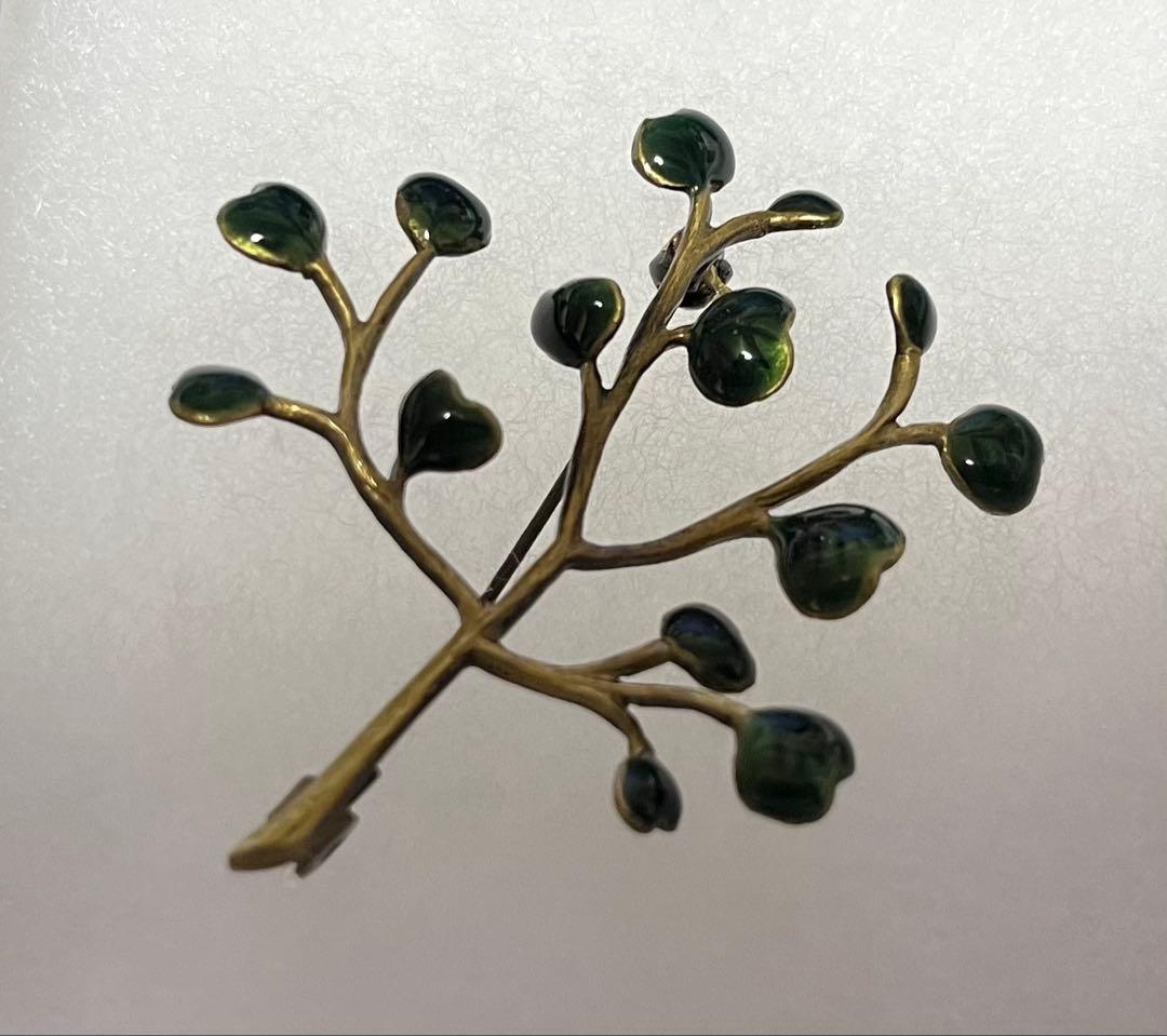 LOISIR ロワズィール ユーカリ モチーフ ブローチ 新品タグ付き